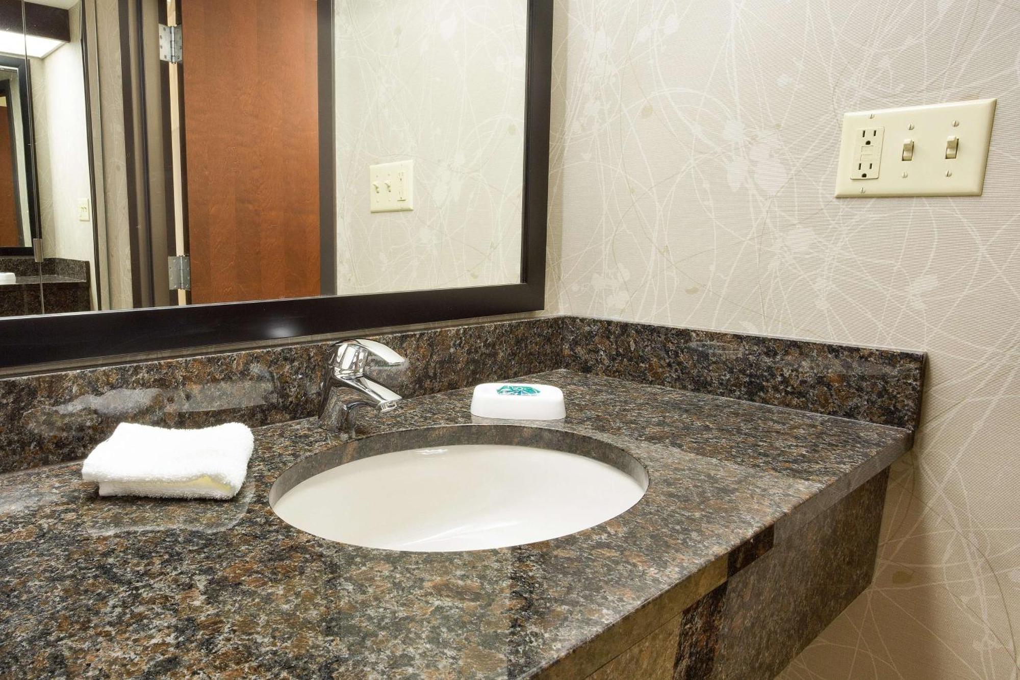 Drury Inn & Suites Greensboro Dış mekan fotoğraf