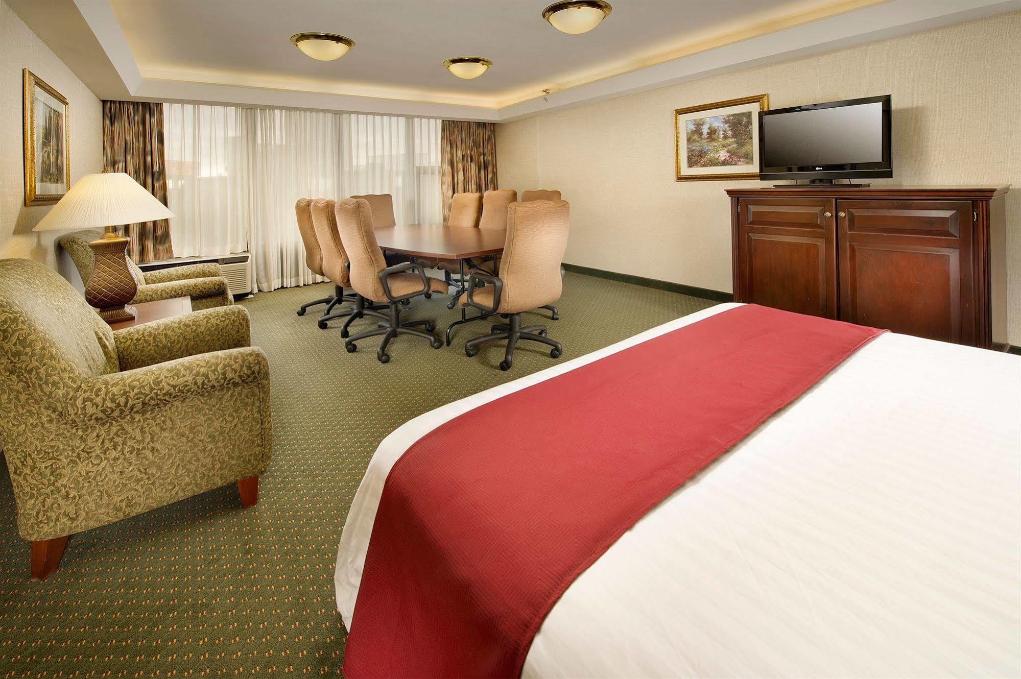 Drury Inn & Suites Greensboro Dış mekan fotoğraf